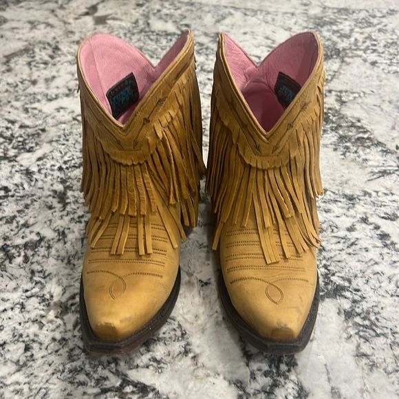 Junk Gypsy heeled boots, dark yellow, size 8 - Picture 4 of 8